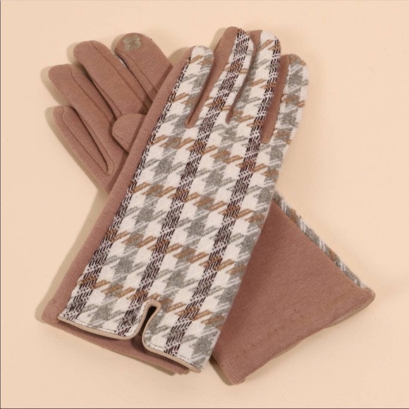 Houndstooth gloves with touchscreen finger - Picture 8 of 8